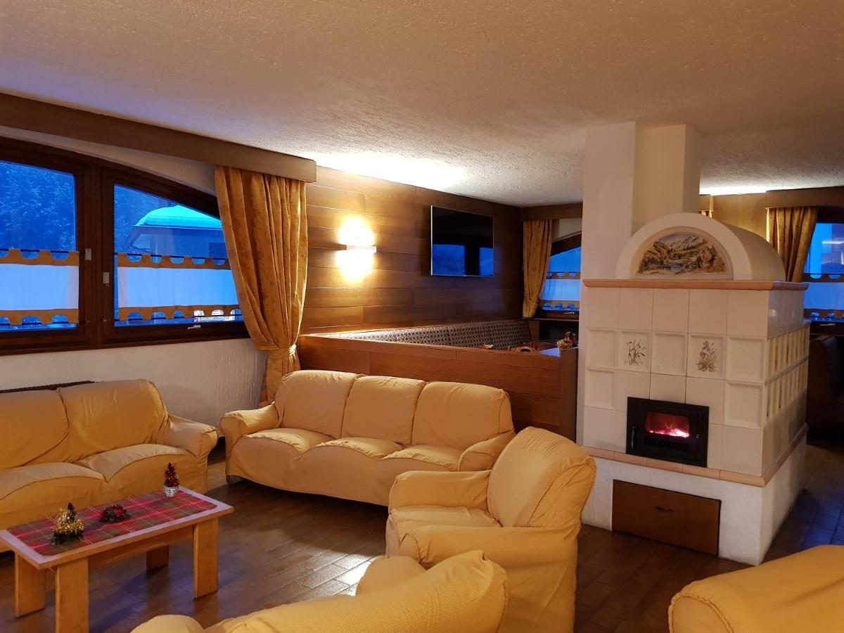 Hotel Alle Tre Baite Santa Caterina Valfurva Dış mekan fotoğraf